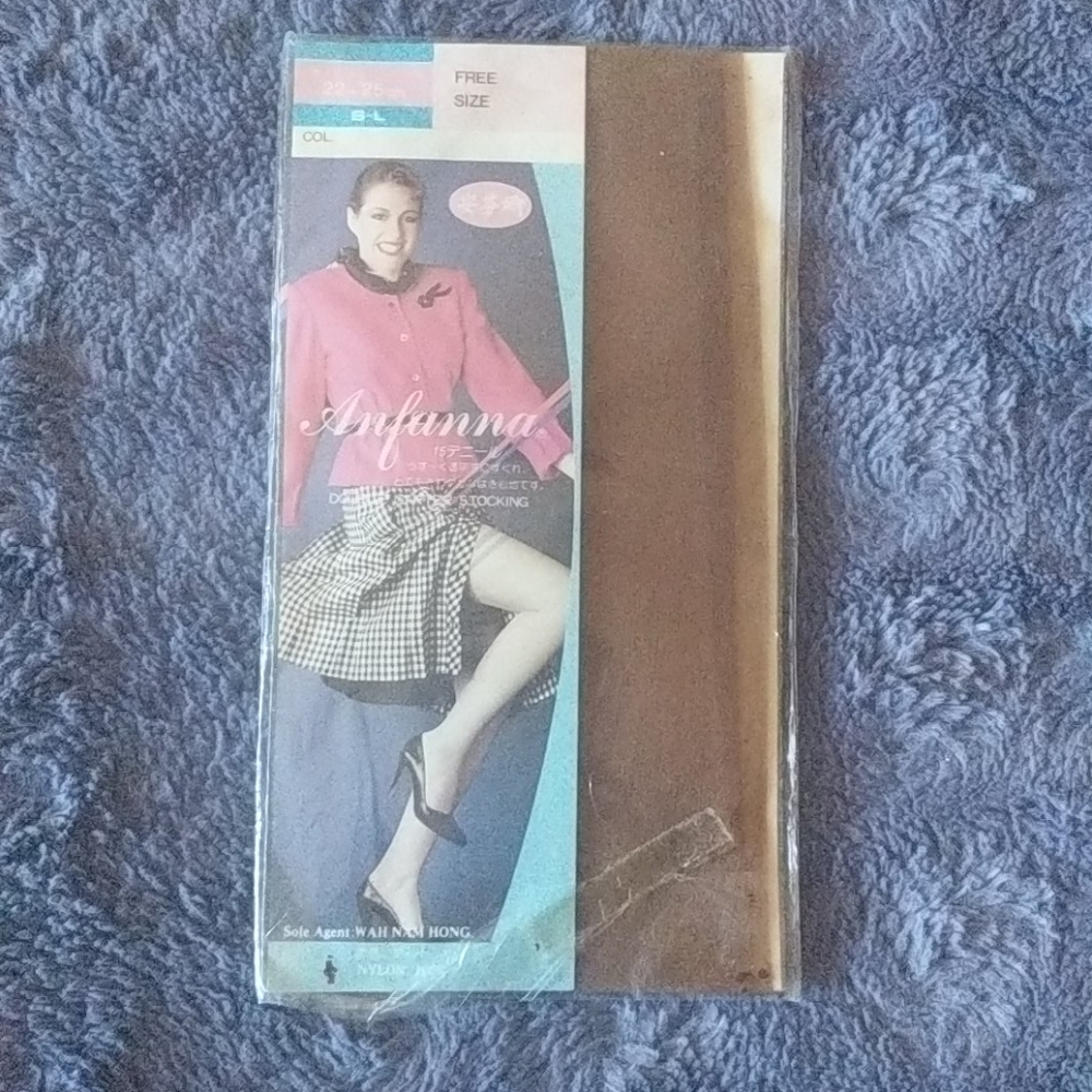 Sheer Nude Stocking - Picture 2 of 3